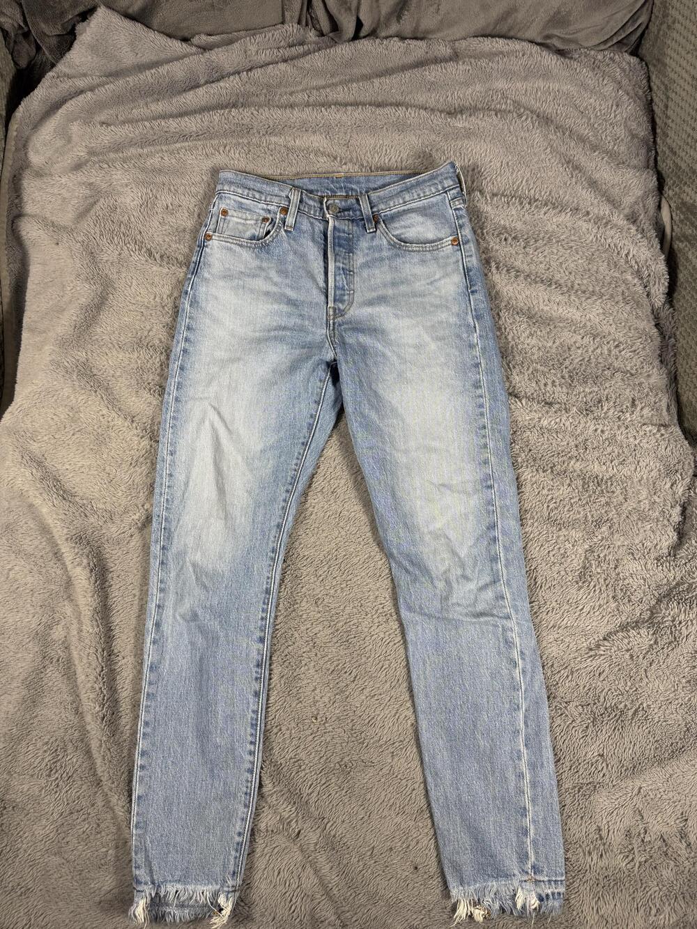 Levi's Premium Jeans Womens 25w Blue Light Wash 501 Skinny Frayed Hem Button Fly